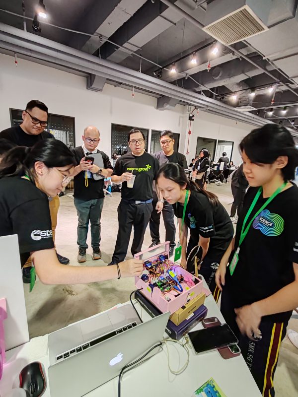SCIENCE fair photo by Hidayah