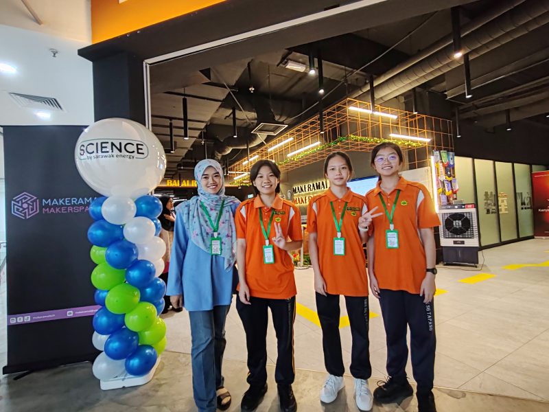 SCIENCE fair photo by Hidayah