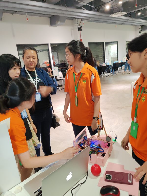 SCIENCE fair photo by Hidayah
