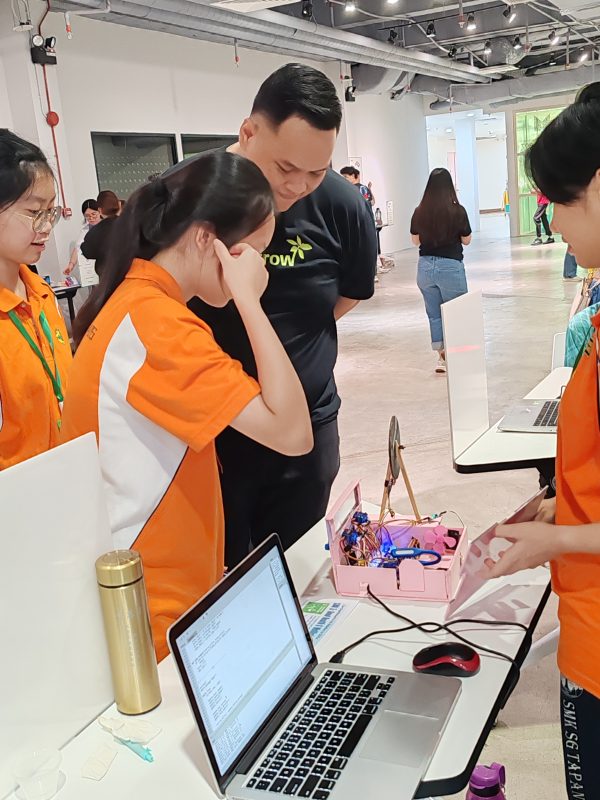 SCIENCE fair photo by Hidayah