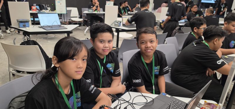 SCIENCE fair photo by Edin Dzeko